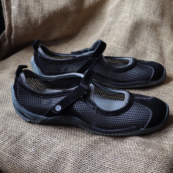 mary jane style water shoes